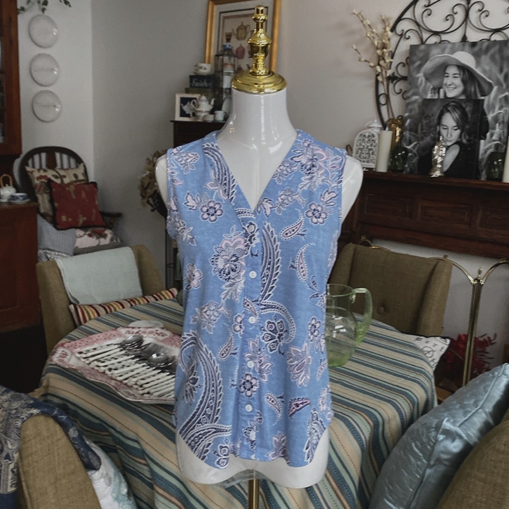 LIKE NEW=SJS Short Sleeve Button Up Top Size SP